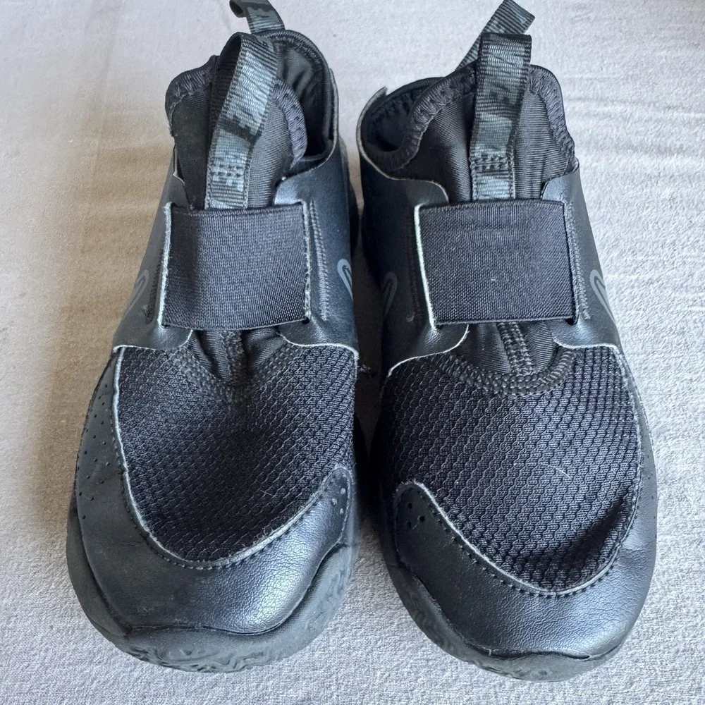 Size 13c - Nike Flex Runner Youth Running Walking Black Shoes FN1449-002